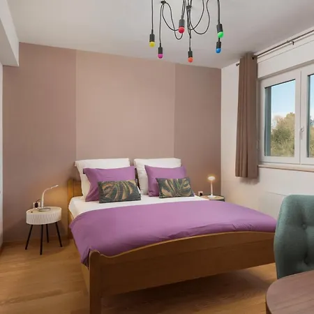 La Prima Olivia Apartman *